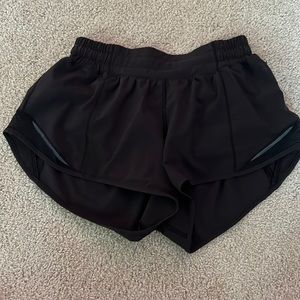 Lululemon Hotty Hot 2.5 Short
